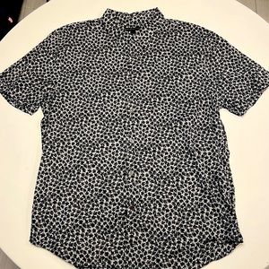 JOHN VARVATOS FLORAL SHORT SLEEVE BUTTON DOWN SIZE L *WORN ONCE*